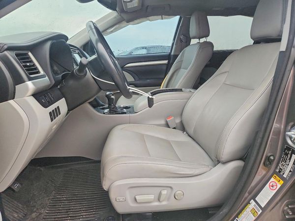 2017 TOYOTA HIGHLANDER SE/XLE