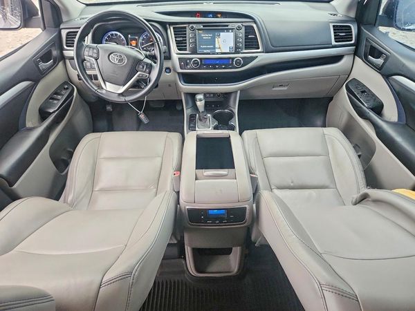 2017 TOYOTA HIGHLANDER SE/XLE