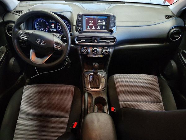 2021 HYUNDAI KONA SE