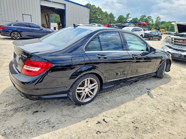 2013 MERCEDES-BENZ C C300