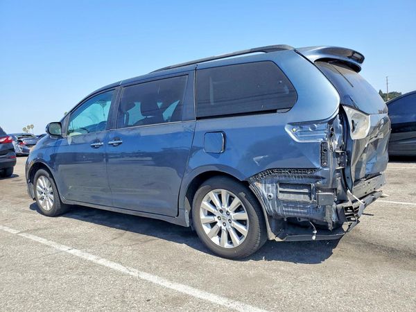 2014 TOYOTA SIENNA