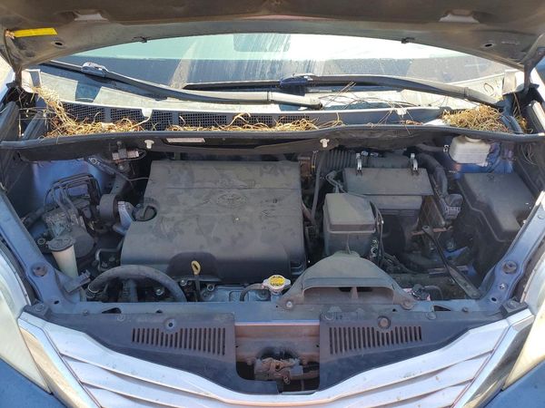 2014 TOYOTA SIENNA