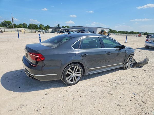 2017 VOLKSWAGEN PASSAT R-Line