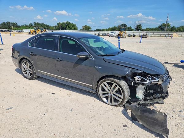 2017 VOLKSWAGEN PASSAT R-Line