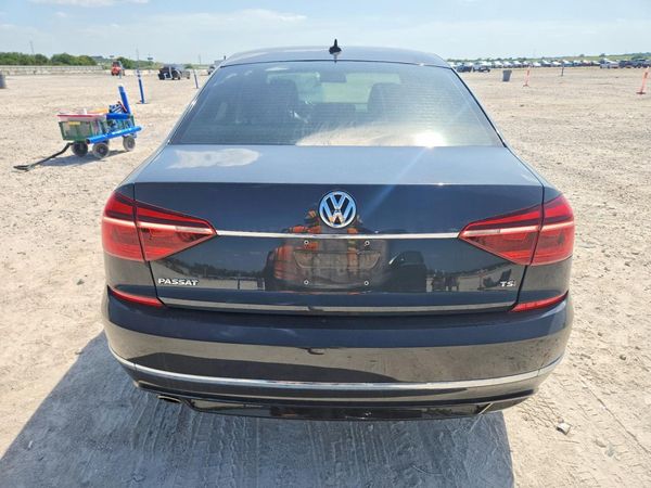 2017 VOLKSWAGEN PASSAT R-Line
