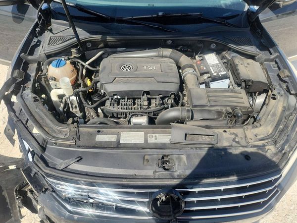 2017 VOLKSWAGEN PASSAT R-Line