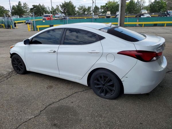 2015 HYUNDAI ELANTRA GLS(Middle)