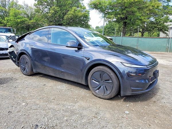 2026 TESLA MODEL Y