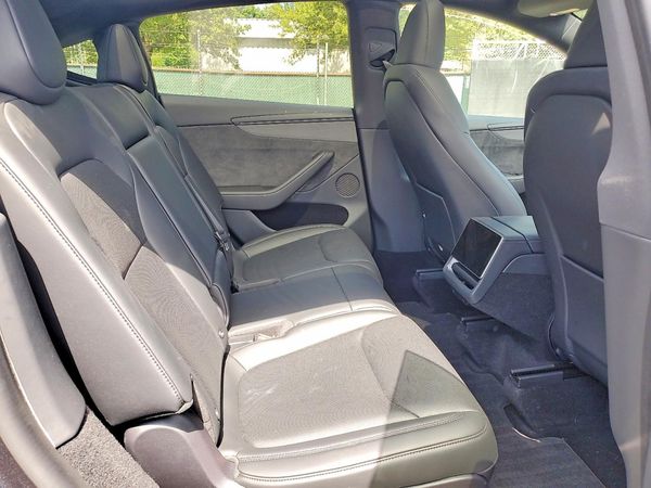 2026 TESLA MODEL Y