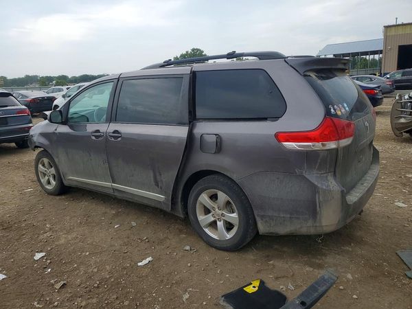 2014 TOYOTA SIENNA