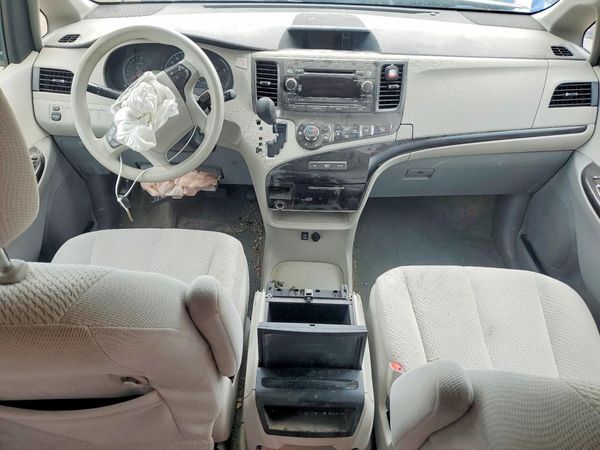 2014 TOYOTA SIENNA