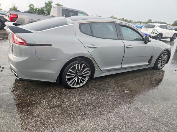 2021 KIA STINGER