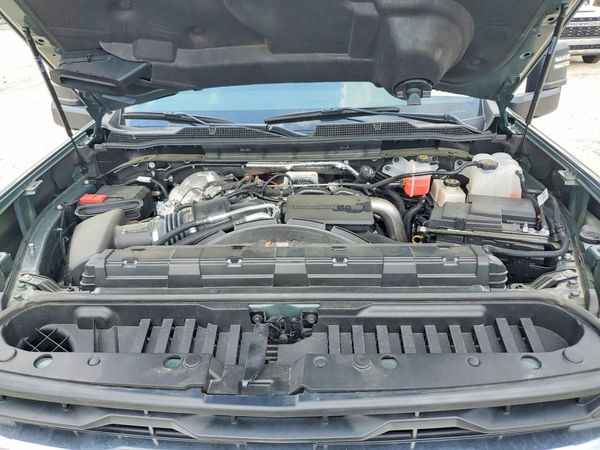 2026 CHEVROLET SILVERADO LT — Engine bay