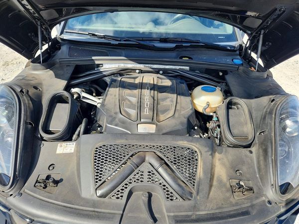 2017 PORSCHE MACAN