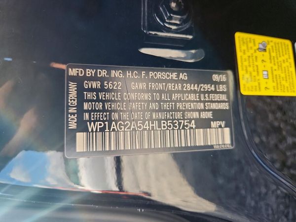 2017 PORSCHE MACAN