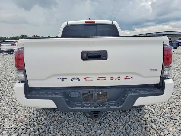 2022 TOYOTA TACOMA SR5