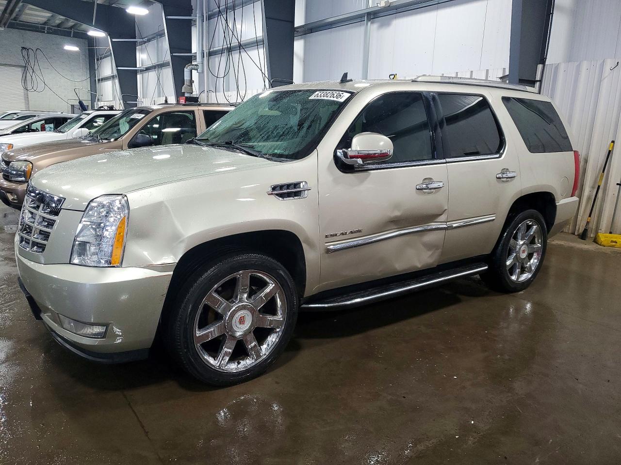 2013 CADILLAC ESCALADE Luxury