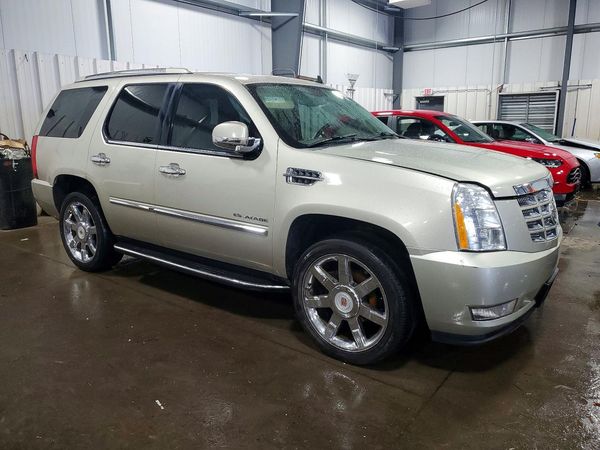 2013 CADILLAC ESCALADE Luxury