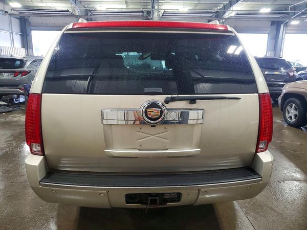 2013 CADILLAC ESCALADE Luxury