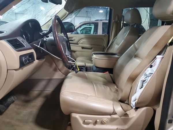 2013 CADILLAC ESCALADE Luxury