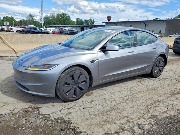 2026 TESLA MODEL 3