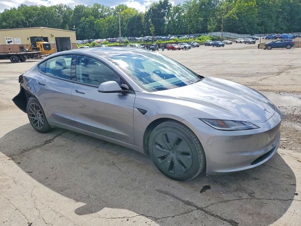 2026 TESLA MODEL 3
