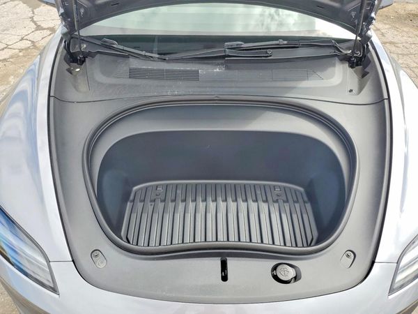 2026 TESLA MODEL 3
