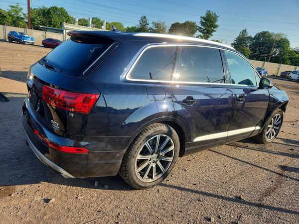 2017 AUDI Q7 quattro Premium Plus