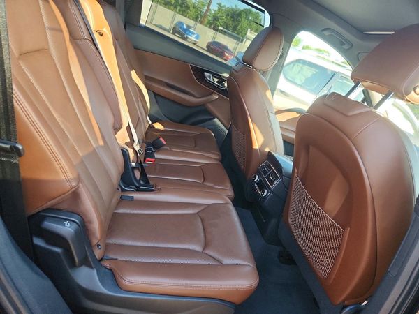 2017 AUDI Q7 quattro Premium Plus