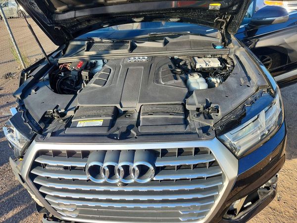 2017 AUDI Q7 quattro Premium Plus