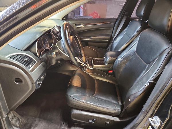 2017 CHRYSLER 300 300C — DENT