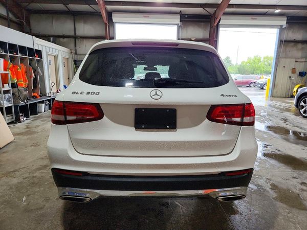 2017 MERCEDES-BENZ GLC GLC300 Base-4M