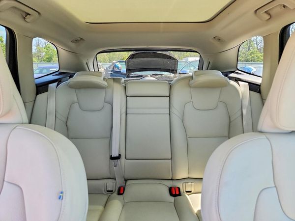 2019 VOLVO XC60