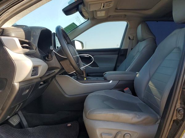 2021 TOYOTA HIGHLANDER XLE