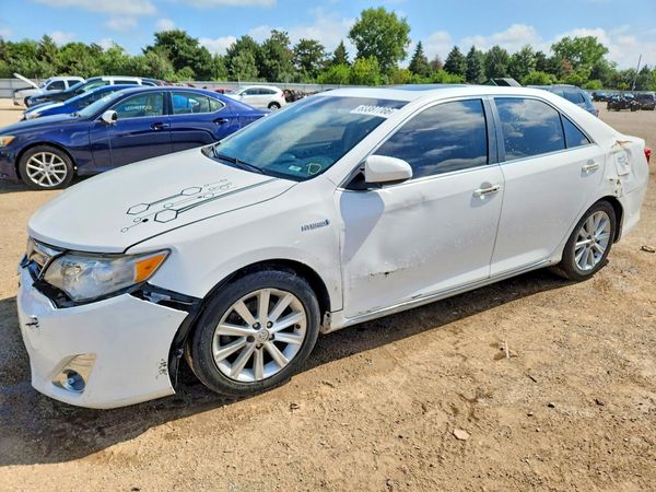 2013 TOYOTA CAMRY SOLA Hybrid
