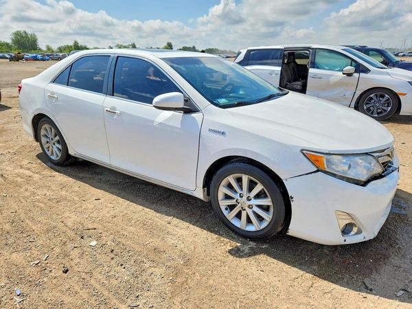 2013 TOYOTA CAMRY SOLA Hybrid