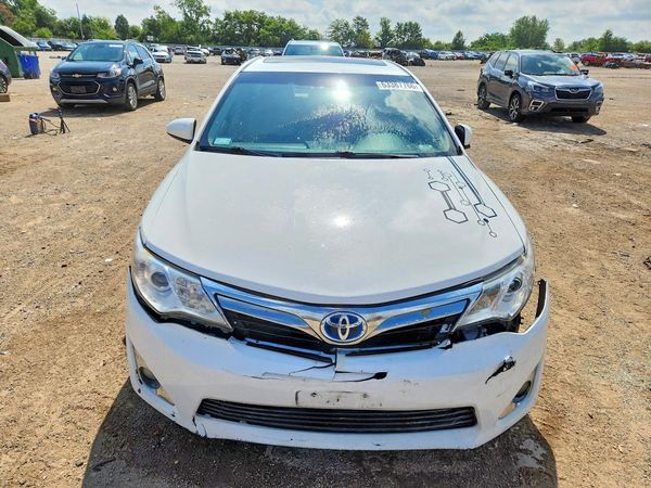 2013 TOYOTA CAMRY SOLA Hybrid