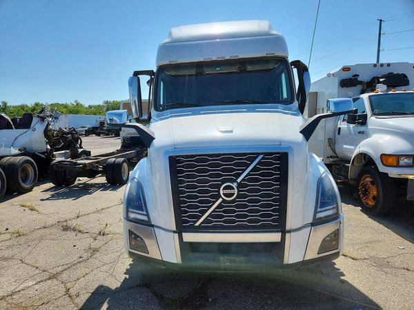 2022 VOLVO VN — DIRF