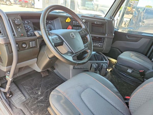 2022 VOLVO VN — CKPT