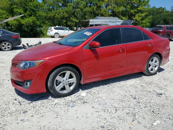 2014 TOYOTA CAMRY