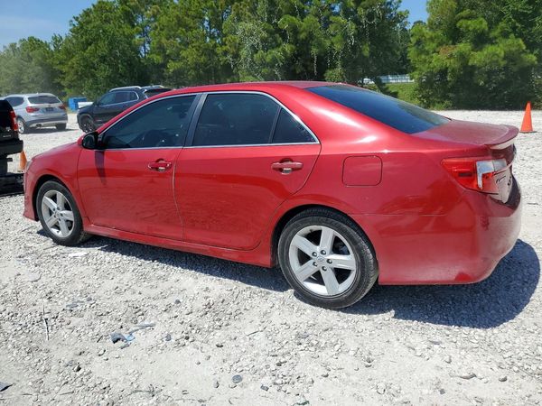 2014 TOYOTA CAMRY