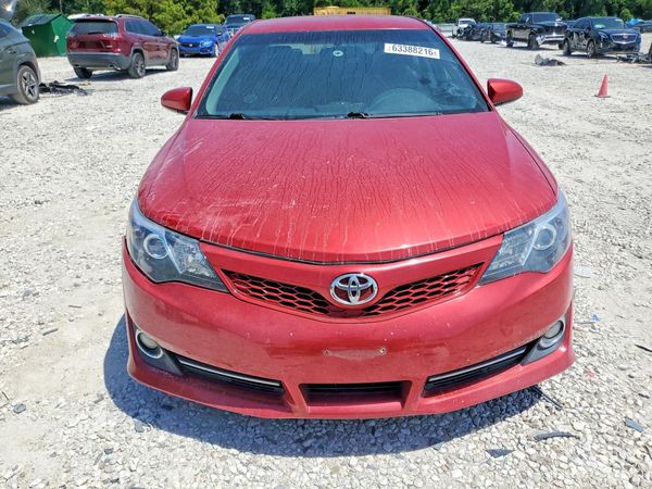 2014 TOYOTA CAMRY