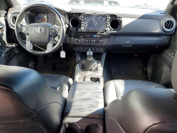 2022 TOYOTA TACOMA SR5
