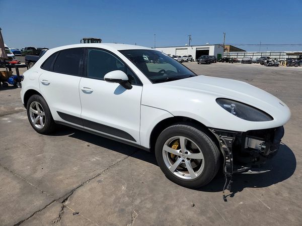 2020 PORSCHE MACAN