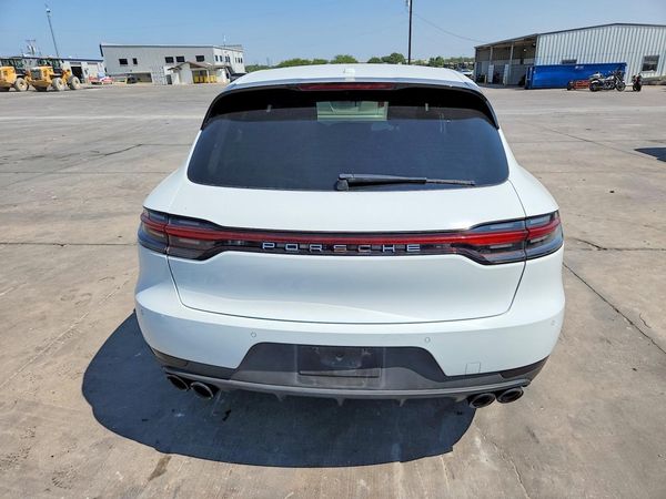 2020 PORSCHE MACAN