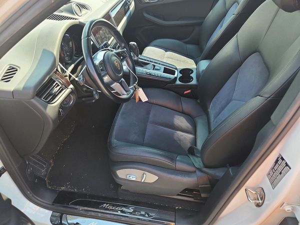 2020 PORSCHE MACAN