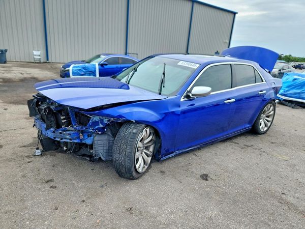 2019 CHRYSLER 300