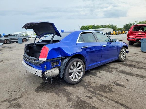2019 CHRYSLER 300