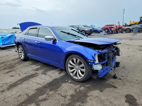 2019 CHRYSLER 300