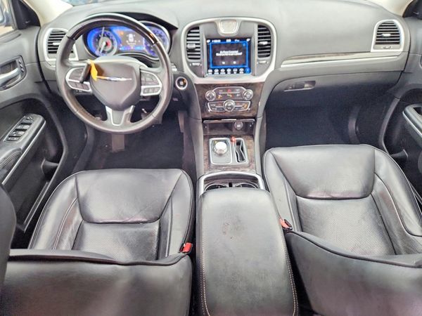 2019 CHRYSLER 300